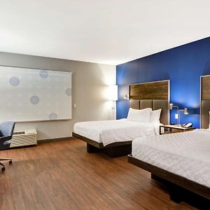 Queen Room Mobility accessible